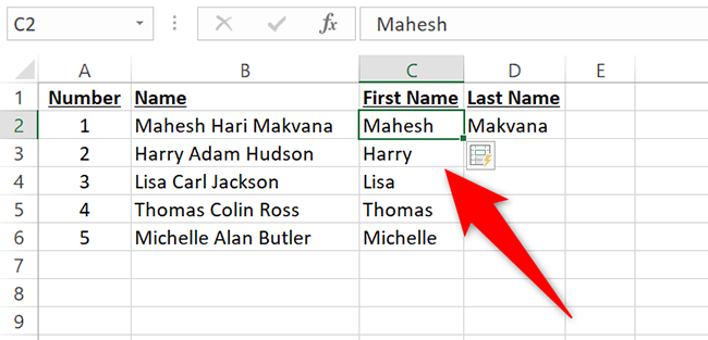Nombres separados en Excel.
