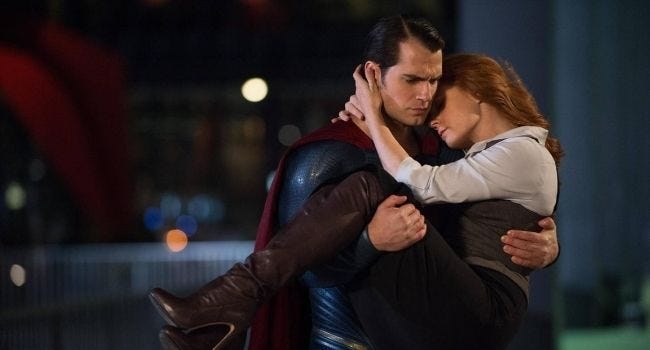 Amy Adams y Henry Cavill en la película de Superman