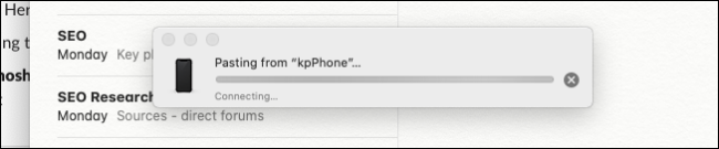 Mac mostrando barra de progreso para pegar fotos desde iPhone