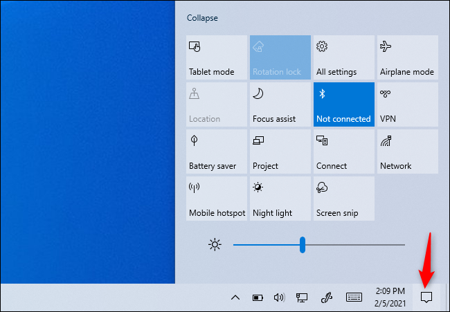 Control deslizante de brillo en el Centro de actividades de Windows 10.