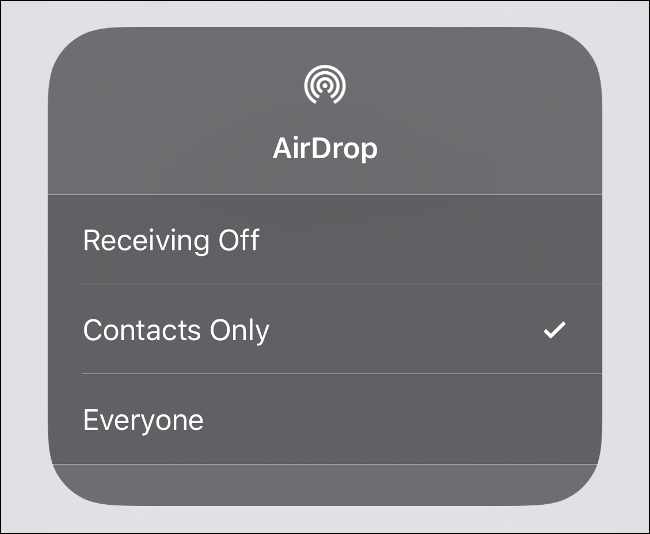 Menú de visibilidad de AirDrop en iOS.