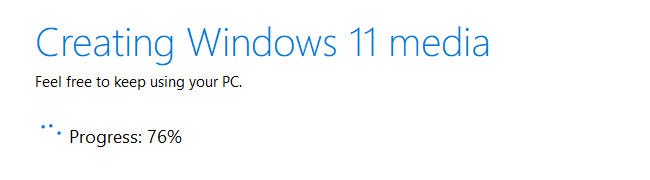 La herramienta descargará una ISO de Windows 11.