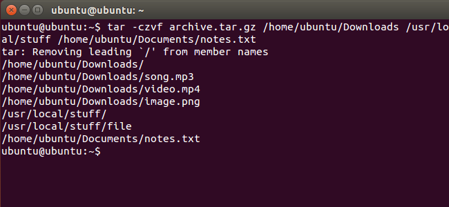 Ubuntu Terminal usa el comando tar para comprimir varios directorios a la vez.