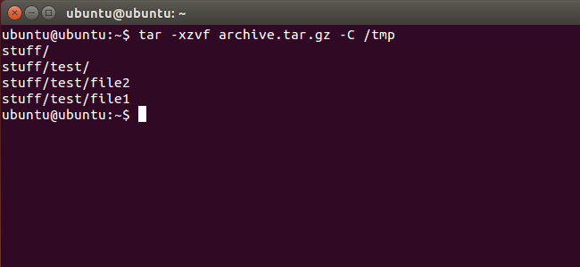 Ejecute tar con el argumento -xzvf en lugar del argumento -czvf para extraer archivos del archivo tarball.