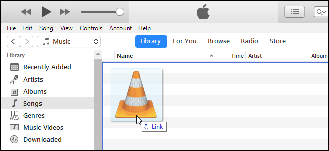 Arrastra tus archivos de audio a iTunes.