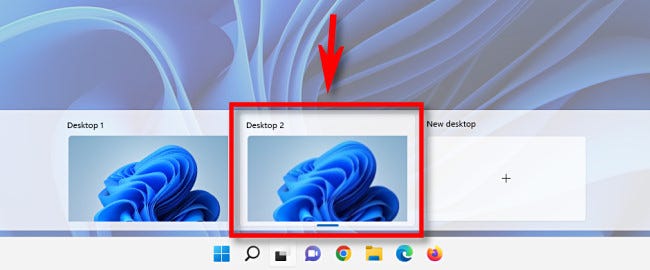 En la Vista de tareas de Windows 11, seleccione la miniatura del escritorio virtual para cambiar a ella.